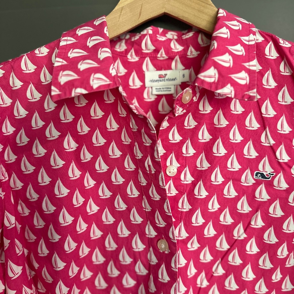 Vineyard Vines Button Down Shirt (women's 6)